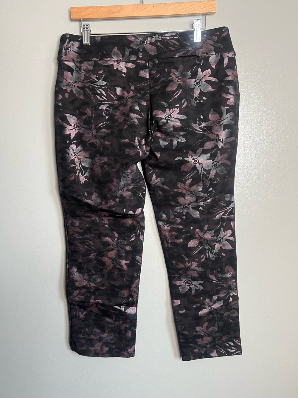 Soft Surroundings black pink shiny floral pants size 12 petite holiday party - Picture 6 of 6